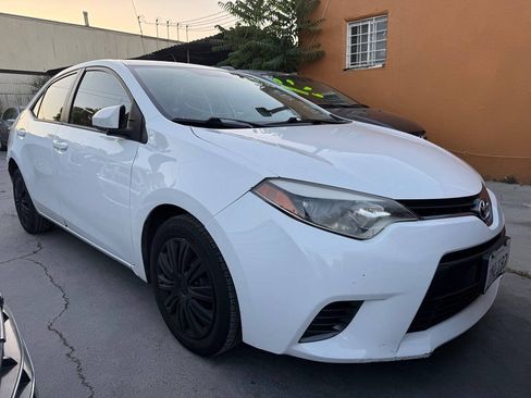 Used 2015 Toyota Corolla LE FWD image 1