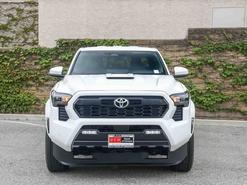 Used 2024 Toyota Tacoma TRD Sport w/ TRD Sport Upgrade Package AWD/4WD image 2
