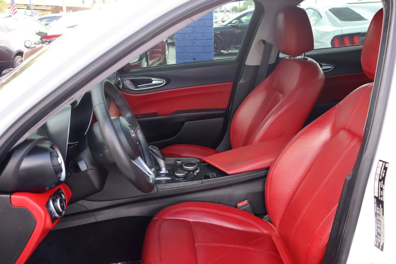 Used 2018 Alfa Romeo Giulia RWD image 13