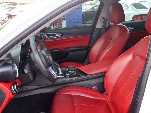 Used 2018 Alfa Romeo Giulia RWD image 13