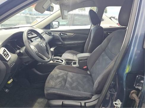 Used 2016 Nissan Rogue S w/ Appearance Package FWD image 4