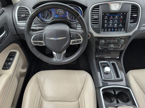 Used 2020 Chrysler 300 Limited w/ Safetytec Plus Group image 28