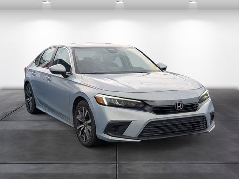 Certified 2022 Honda Civic EX image 2