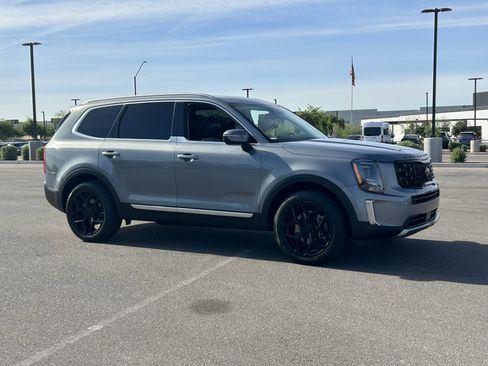 Used 2020 Kia Telluride S FWD image 7