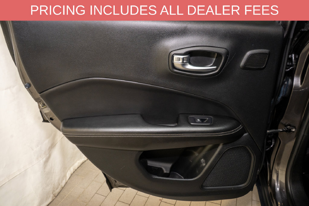 Used 2021 Jeep Compass Latitude w/ Sun and Sound Group AWD/4WD image 11