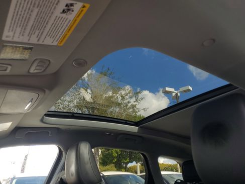 Certified 2022 Lincoln Corsair Reserve image 18