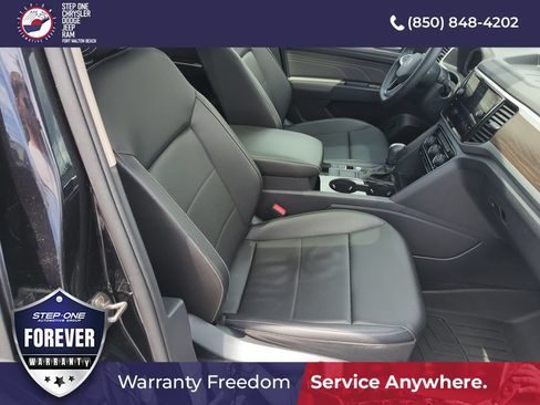 Used 2023 Volkswagen Atlas SE w/ Panoramic Sunroof Package FWD image 39