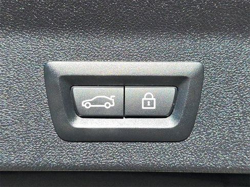 Used 2021 BMW X3 M40i w/ Parking Assistance Package image 17