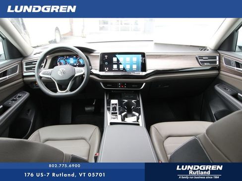 New 2026 Volkswagen Atlas SEL image 2