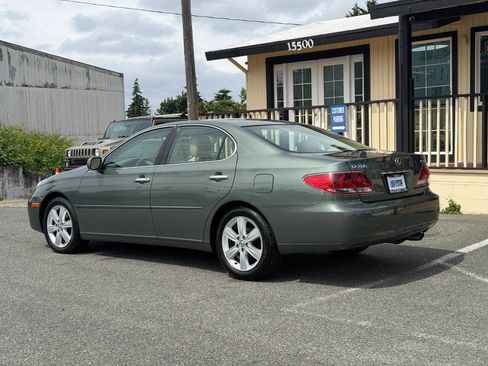 Used 2005 Lexus ES 330 w/ Preferred Accessory Pkg FWD image 3