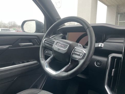 Used 2025 GMC Acadia Elevation image 14