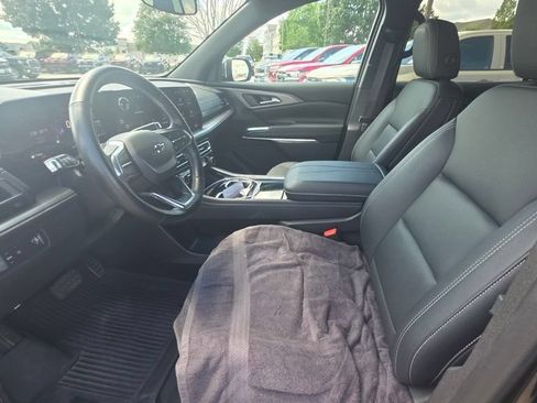 Used 2024 Chevrolet Traverse LT w/ Midnight/Sport Edition FWD image 4