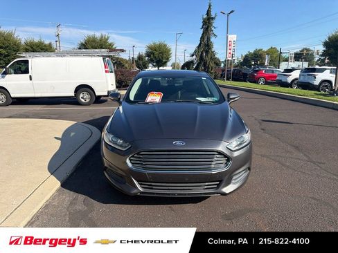 Used 2016 Ford Fusion SE FWD image 9
