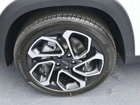 New 2026 Chevrolet Trax RS w/ Sunroof Package image 24