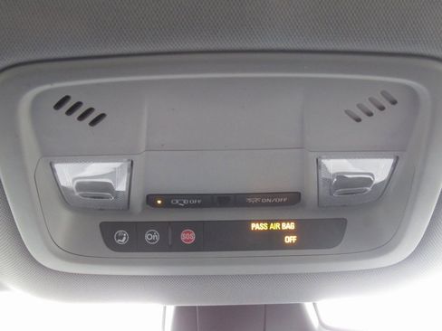 Used 2017 Chevrolet Volt Premier w/ Driver Confidence II Package image 23