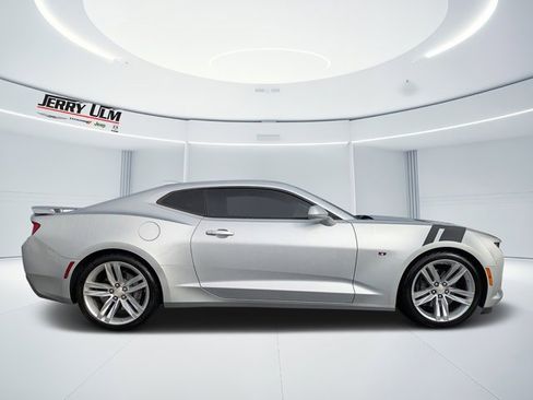 Used 2017 Chevrolet Camaro SS image 25