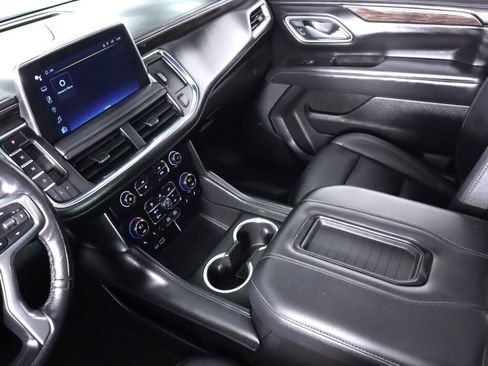 Used 2022 Chevrolet Suburban Z71 w/ Luxury Package image 35