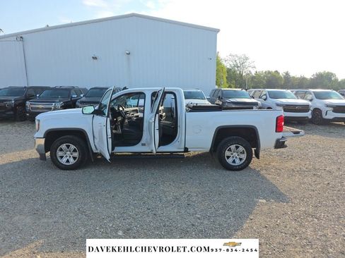 Used 2017 GMC Sierra 1500 SLE w/ SLE Value Package AWD/4WD image 26