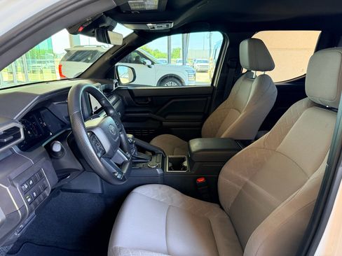 Used 2025 Toyota Tacoma SR5 RWD image 10