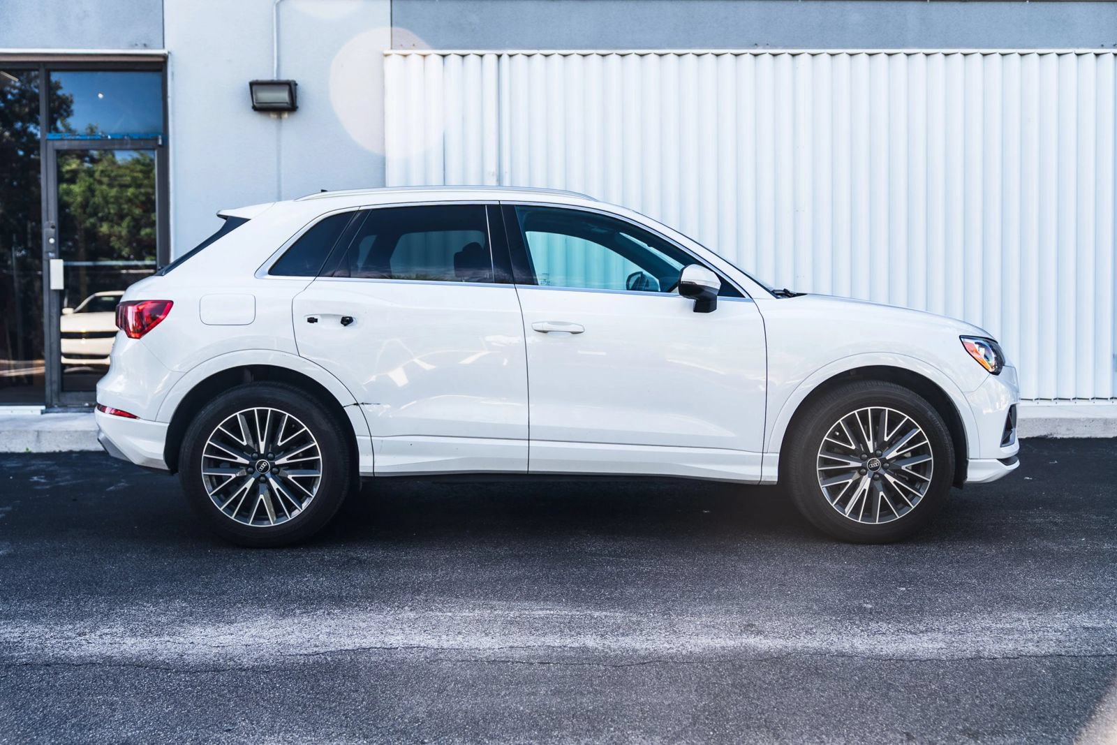 Used 2021 Audi Q3 2.0T Premium w/ Convenience Package AWD/4WD image 4