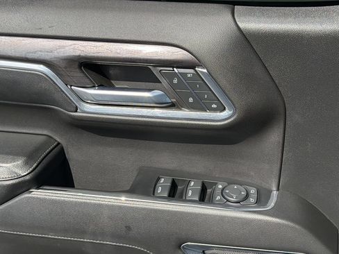 Used 2024 Chevrolet Silverado 1500 LTZ w/ LTZ Convenience Package II AWD/4WD image 15