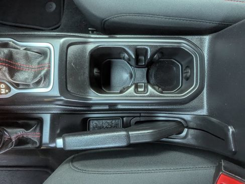 Used 2019 Jeep Wrangler Unlimited Rubicon AWD/4WD image 25