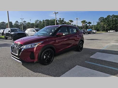 Used 2021 Nissan Kicks SV FWD image 24