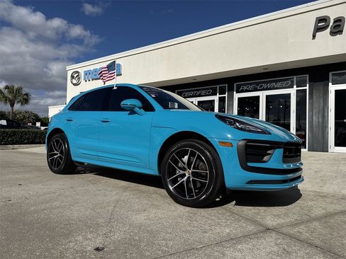 Used 2023 Porsche Macan Turbo image 23