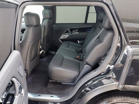 New 2025 Land Rover Range Rover Long Wheelbase SE AWD/4WD image 16