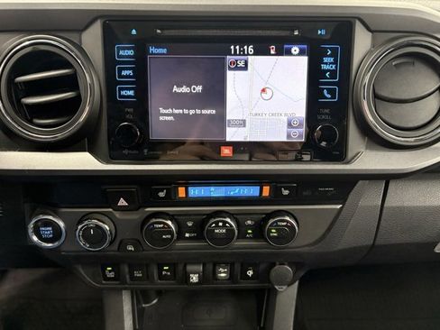 Used 2019 Toyota Tacoma TRD Sport image 4