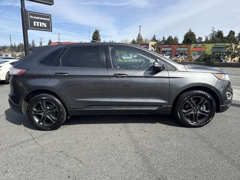 Used 2018 Ford Edge SEL w/ SEL Appearance Package image 8