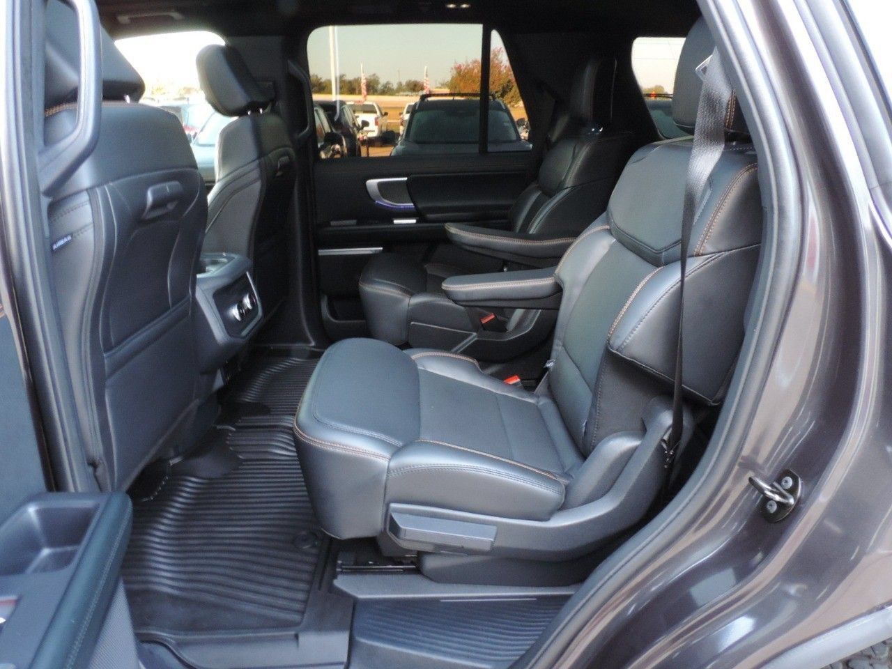 Used 2025 Ford Expedition Tremor AWD/4WD image 24