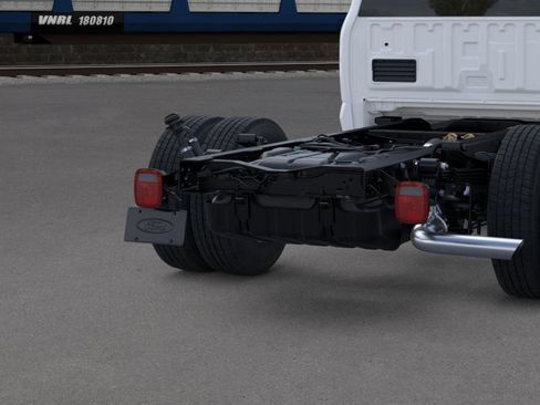 New 2026 Ford F350 XL w/ XL Chrome Package RWD image 20