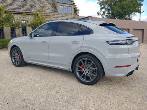 Used 2022 Porsche Cayenne GTS image 19