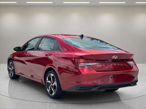 Used 2023 Hyundai Elantra SEL w/ Convenience Package FWD image 3