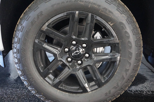New 2026 Chevrolet Silverado 1500 RST w/ Dark Appearance Package AWD/4WD image 5