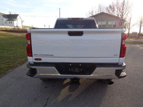 Used 2022 Chevrolet Silverado 2500 LT image 4