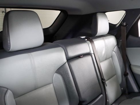 Used 2019 Chevrolet Blazer LT w/ Sound & Technology Package FWD image 29