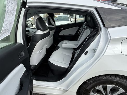 Certified 2022 Toyota Prius XLE image 15