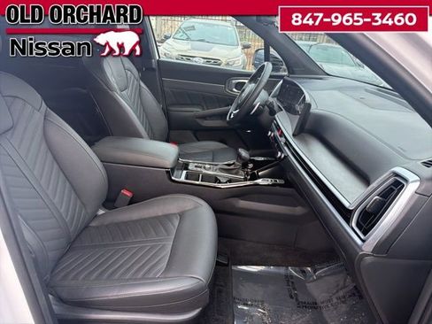 Used 2025 Kia Sorento SX Prestige image 11