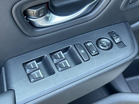 Used 2024 Honda Pilot Touring image 13