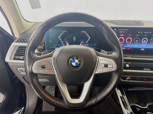Used 2023 BMW X7 xDrive40i w/ Premium Package image 11