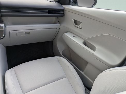 New 2026 Hyundai Kona SE image 17