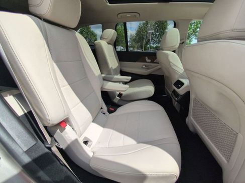 Used 2022 Mercedes-Benz GLS 450 4MATIC image 27