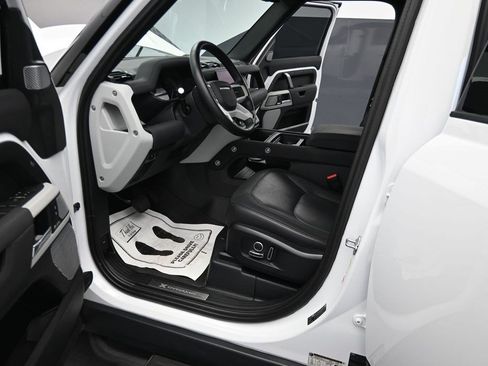 Used 2023 Land Rover Defender 130 X-Dynamic SE AWD/4WD image 14