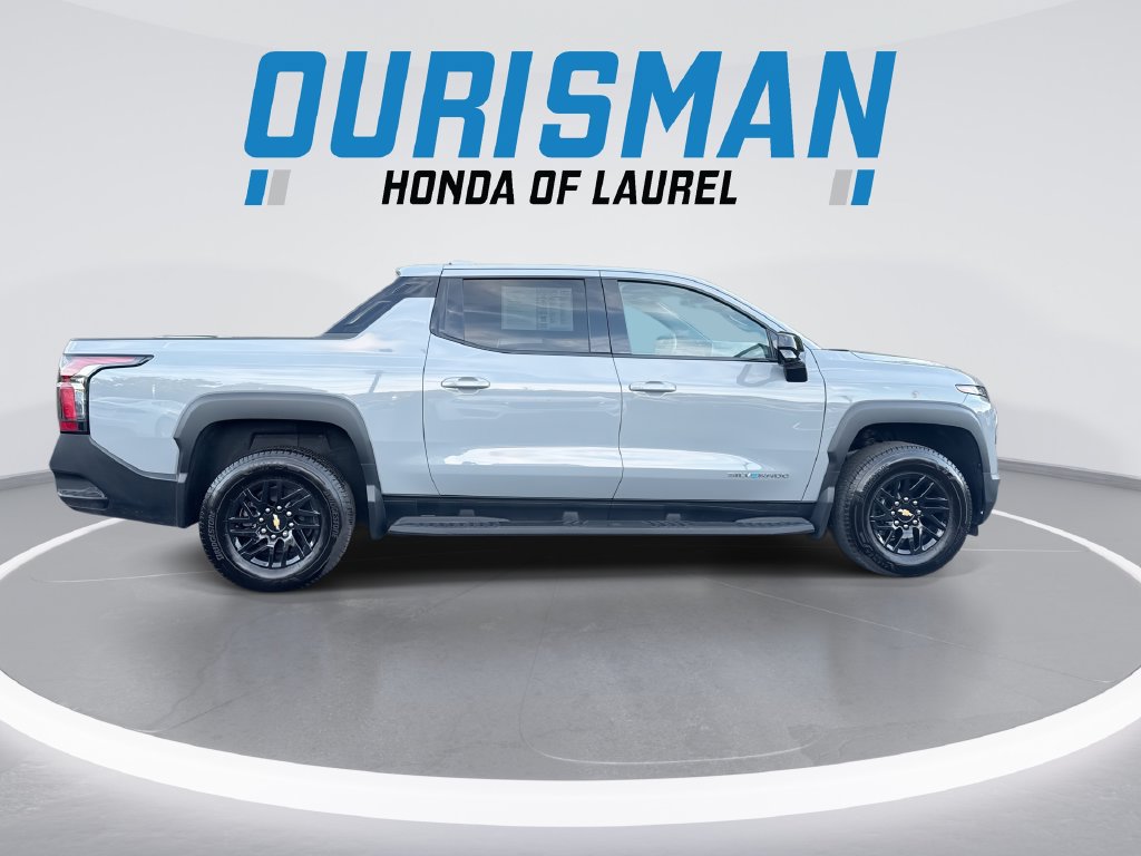 Used 2026 Chevrolet Silverado EV LT AWD/4WD image 9