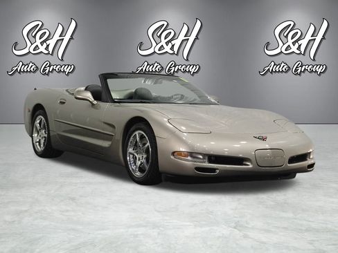 Used 2001 Chevrolet Corvette Convertible w/ Preferred Equipment Group2 image 2