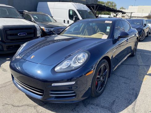 Used 2014 Porsche Panamera 4 image 2