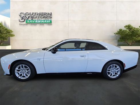 New 2025 Dodge Charger Daytona R/T w/ Quick Order Package 25M R/T AWD/4WD image 2