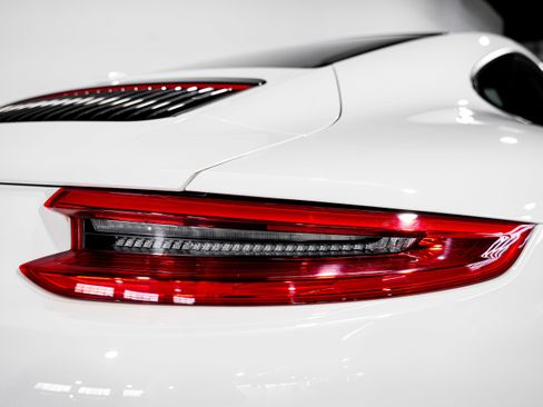 Used 2019 Porsche 911 Carrera S image 38